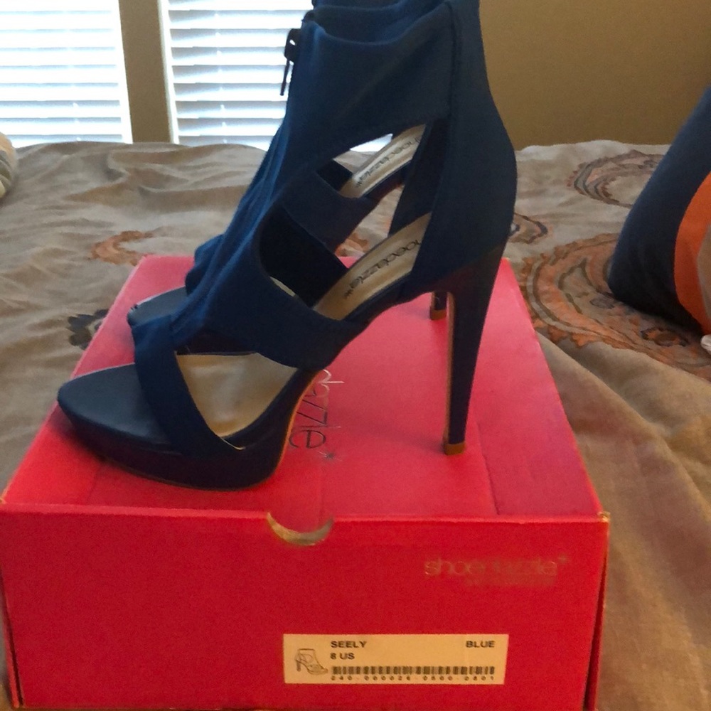 Heels - Picture 4 of 4